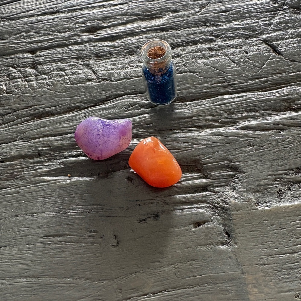 ❤️ Like 5 or 10 deal ❤️ Stones with Blue glitter vial. Crafts